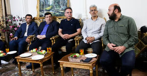 حضور سرپرست سازمان نظام مهندسی ساختمان کشور در منزل شهید دکتر سید امیرحسین فقهی، دانشمند هسته‌ای