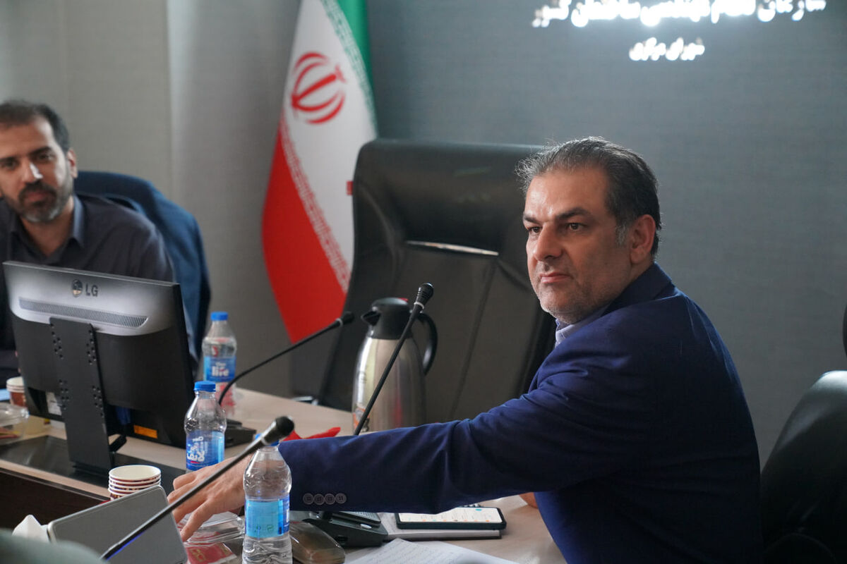 OGUyZgeDHAS1